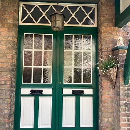 Tree & B Bed & Breakfast